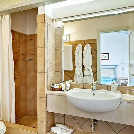Colonna Park 4*