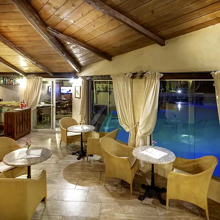 Colonna Park Otel 4*