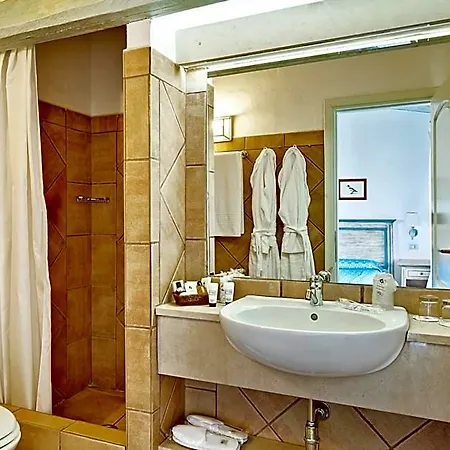 Colonna Park 4*